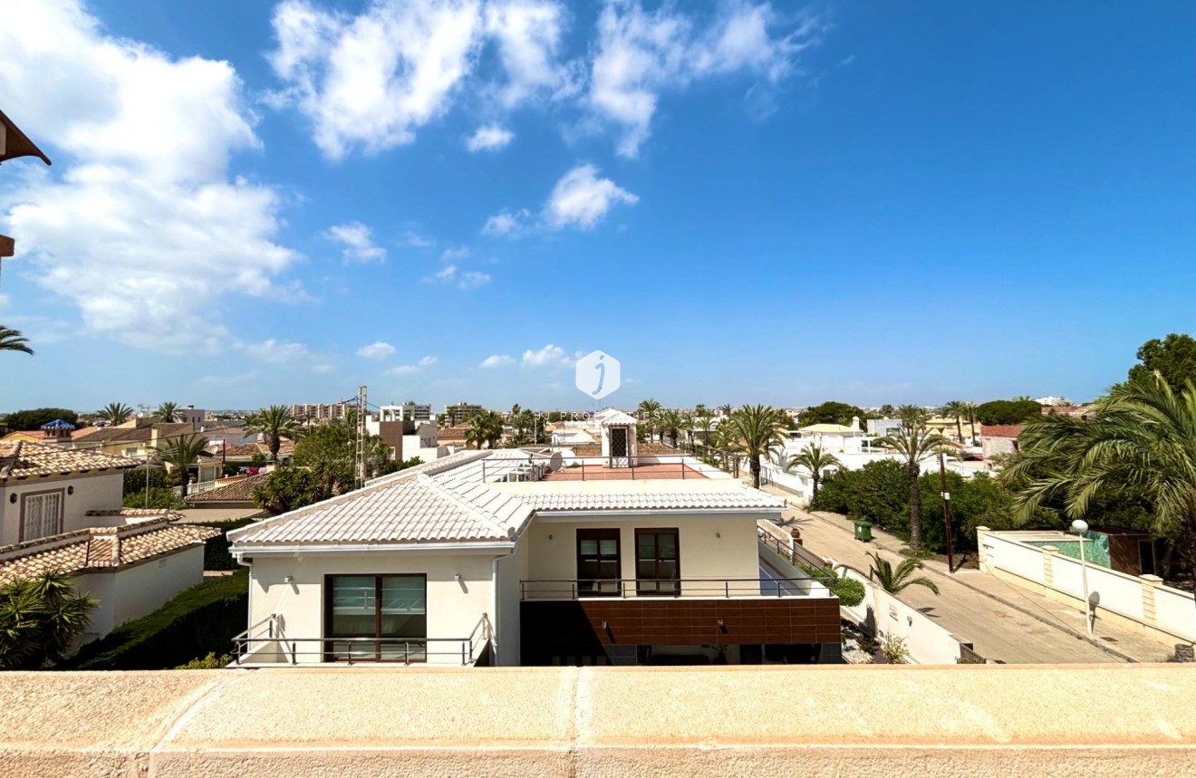 Aus zweiter Hand - Villa -
Cabo Roig - Costa Blanca