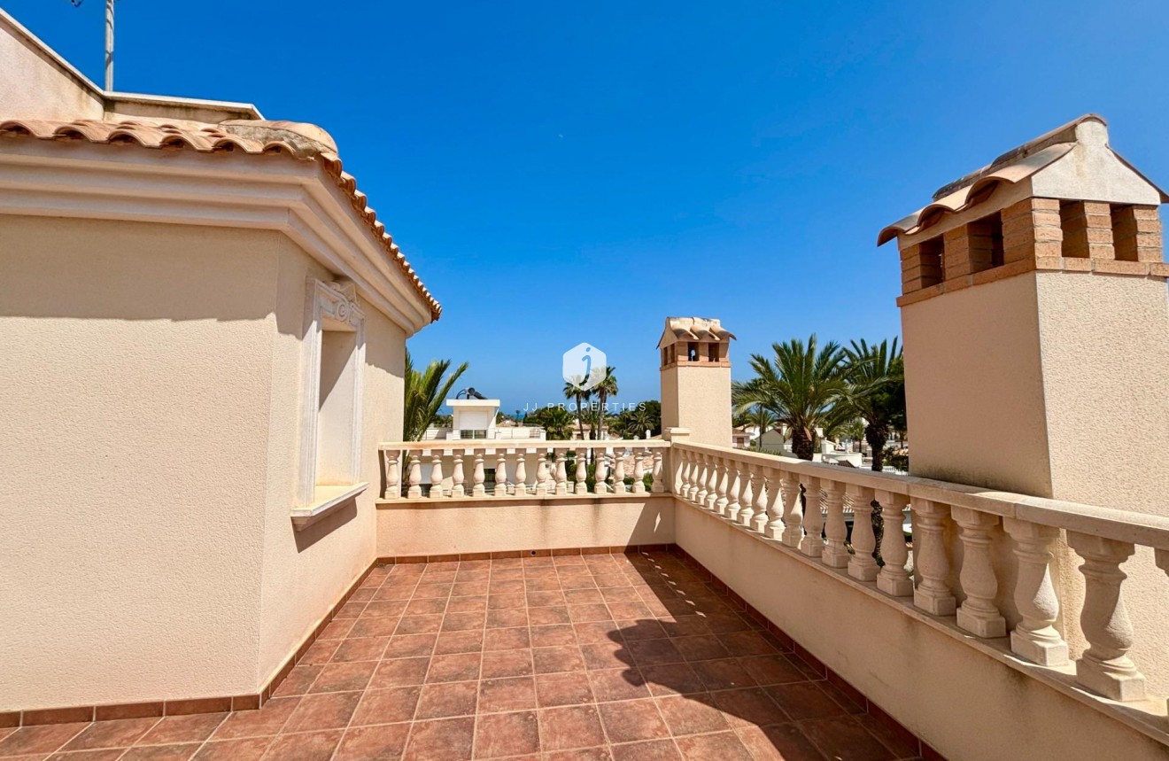 Aus zweiter Hand - Villa -
Cabo Roig - Costa Blanca