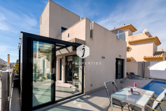 D'occasion - Villa -
Torrevieja - Aguas Nuevas 2