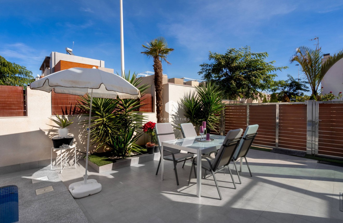 D'occasion - Villa -
Torrevieja - Aguas Nuevas 2