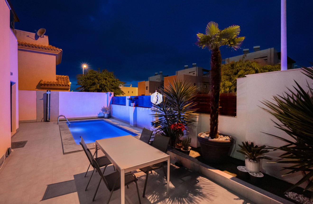 D'occasion - Villa -
Torrevieja - Aguas Nuevas 2