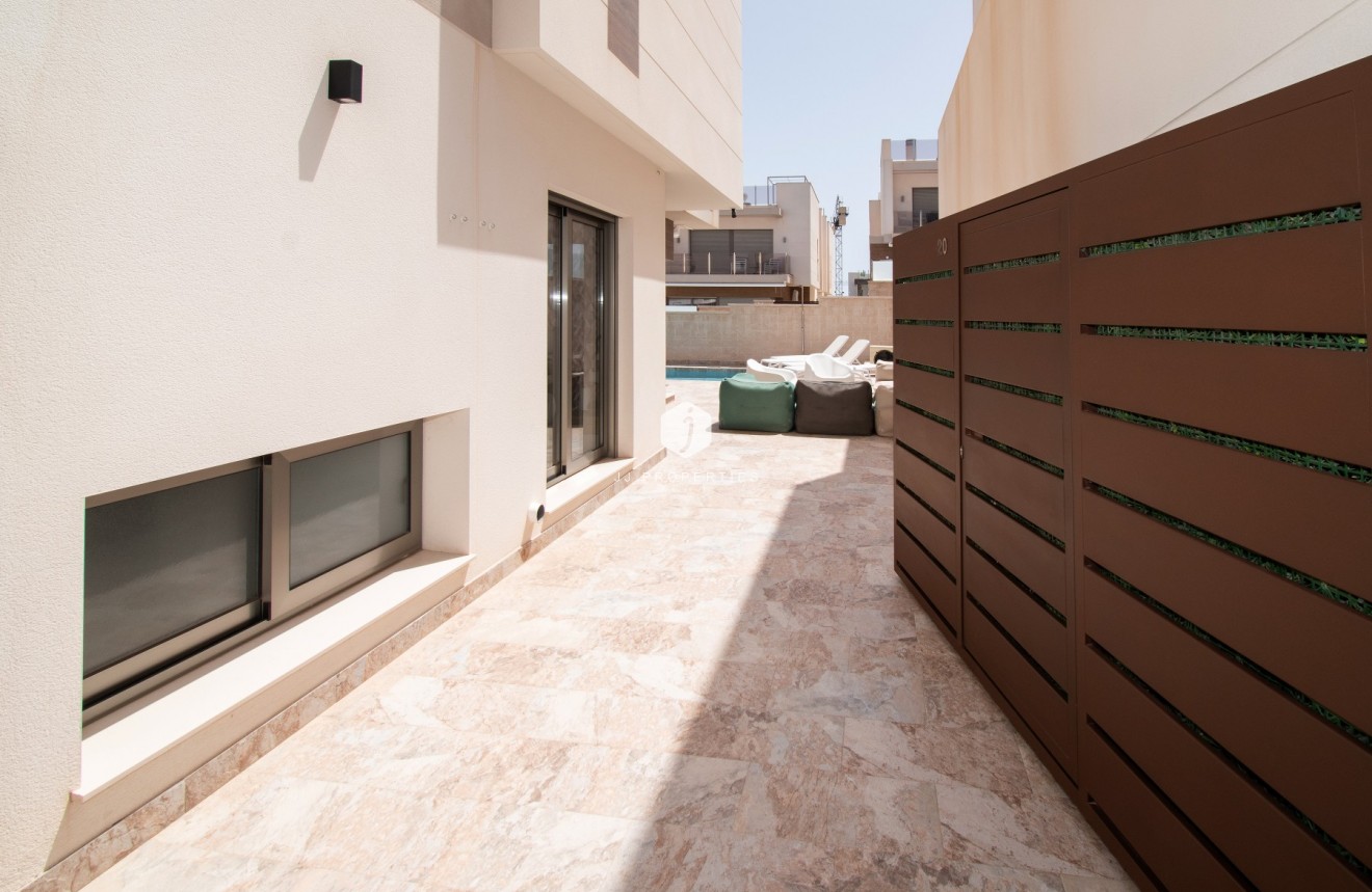 Segunda mano - Villa -
Orihuela Costa - Costa Blanca