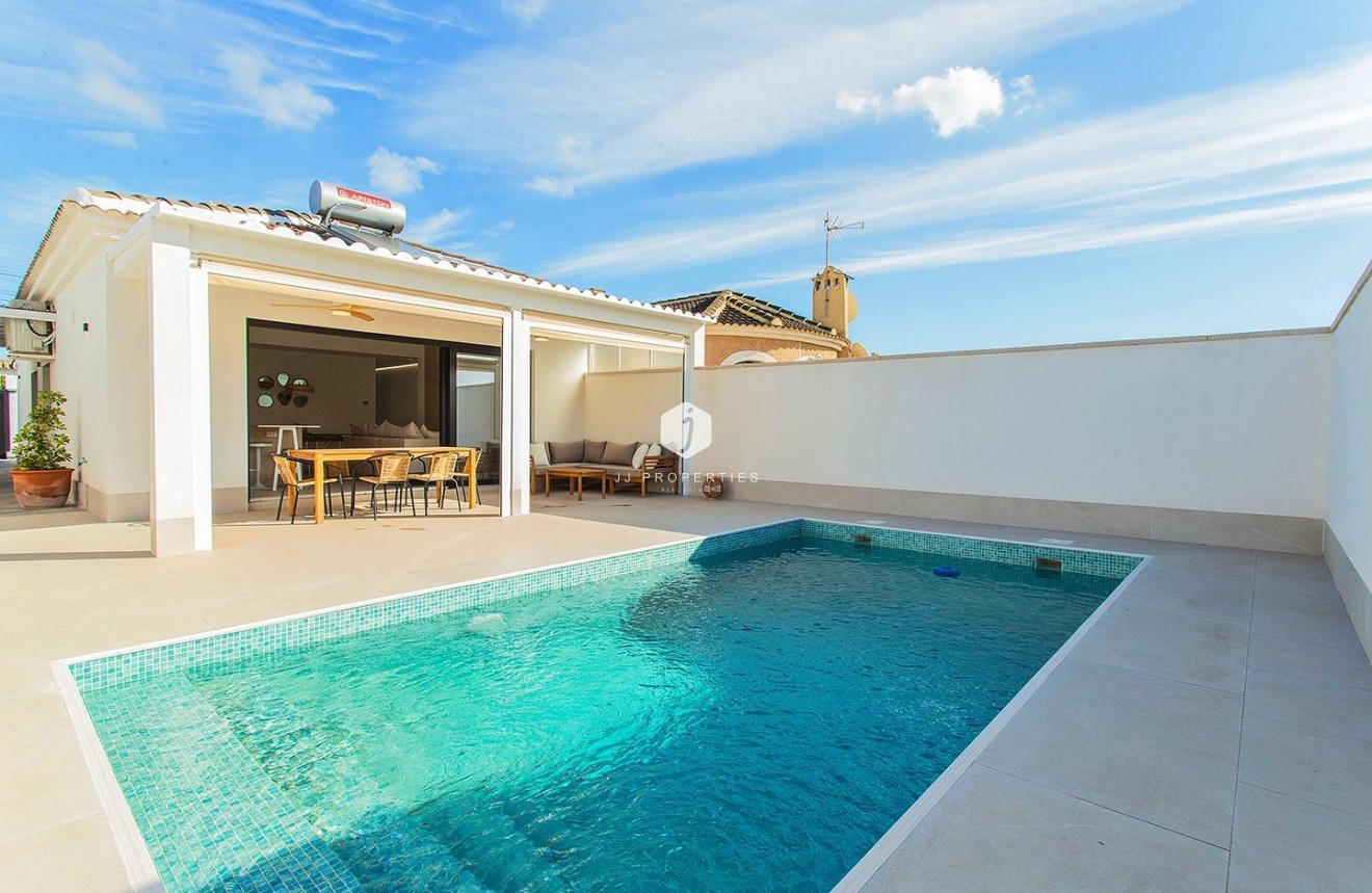 Segunda mano - Chalet -
Torrevieja - La siesta