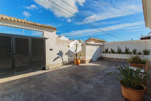 Segunda mano - Chalet -
Torrevieja - La siesta