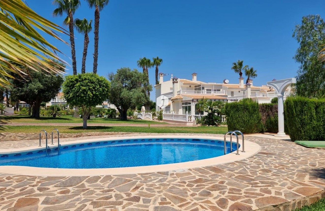 Segunda mano - Apartamento / piso -
Torrevieja - Los Balcones - Los Altos del Edén