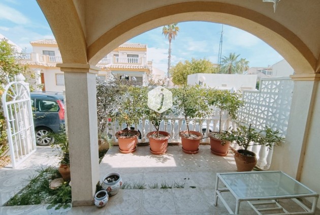 Segunda mano - Chalet -
Playa Flamenca - Costa Blanca