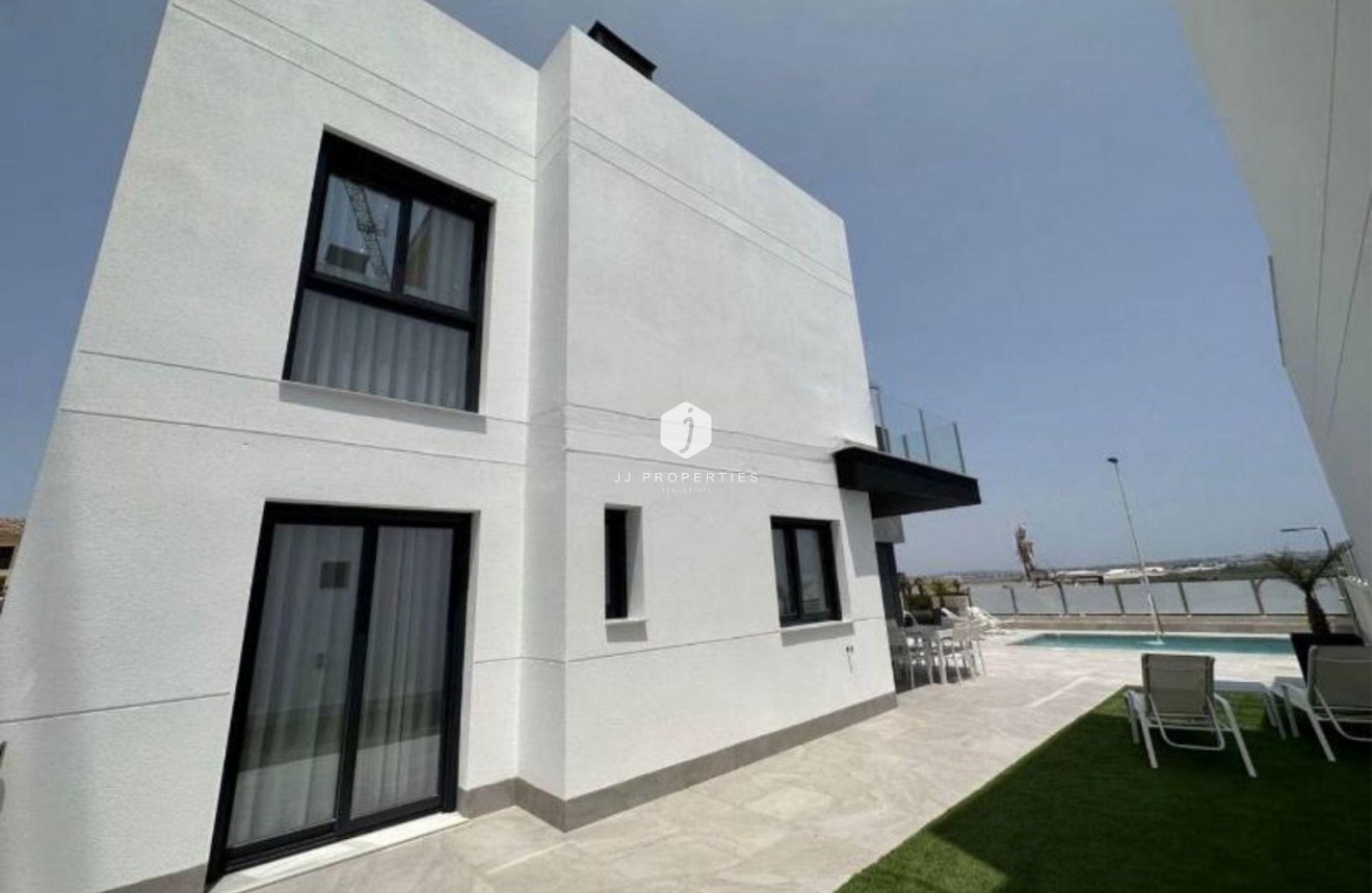 Resale - Villa -
Torrevieja - Los Balcones - Los Altos del Edén