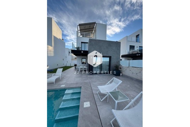 Resale - Villa -
Torrevieja - Los Balcones - Los Altos del Edén