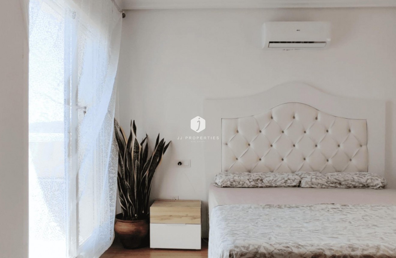 Segunda mano - Chalet -
San Miguel de Salinas - Mirador De San Miguel