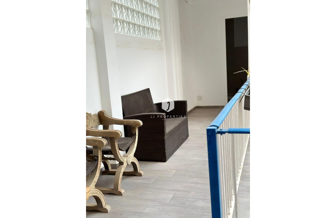 Segunda mano - Apartamento / piso -
Torrevieja