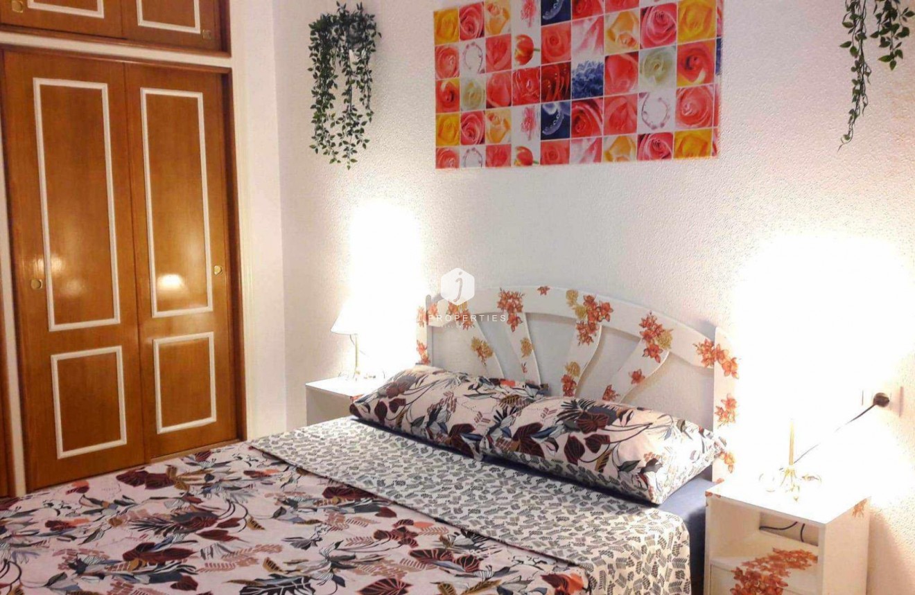 Segunda mano - Apartamento / piso -
Torrevieja - Centro