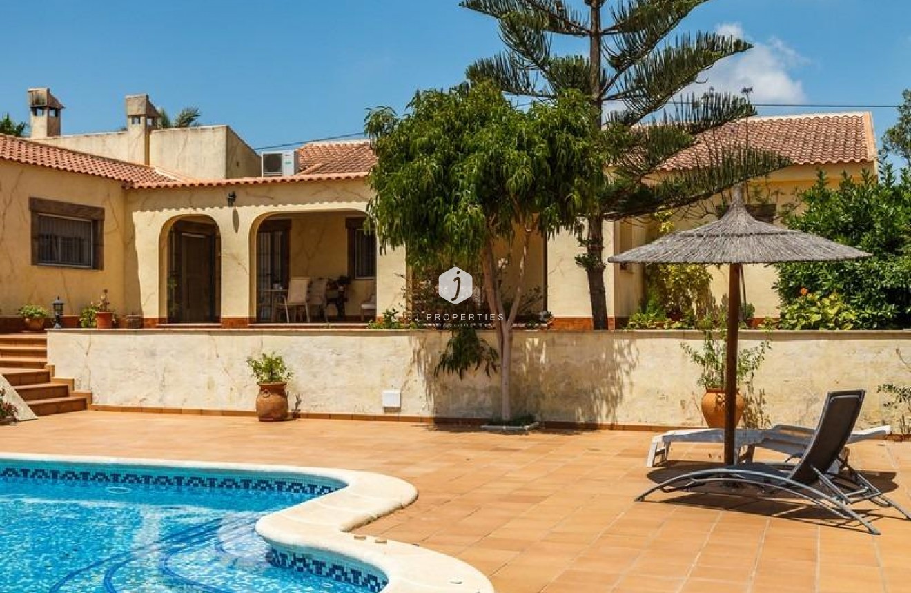 Segunda mano - Villa -
Los Montesinos - Montesinos  Los