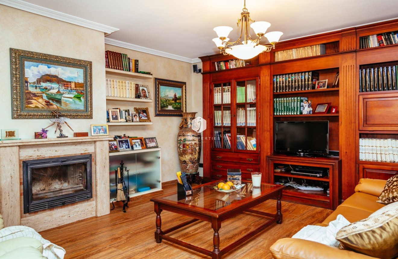 Segunda mano - Villa -
Los Montesinos - Montesinos  Los