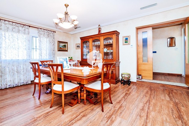 Segunda mano - Villa -
Los Montesinos - Montesinos  Los