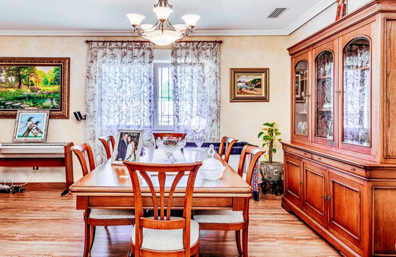 Segunda mano - Villa -
Los Montesinos - Montesinos  Los