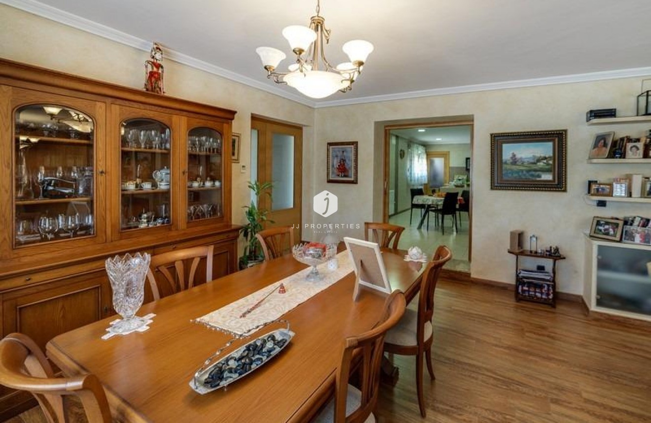 Segunda mano - Villa -
Los Montesinos - Montesinos  Los