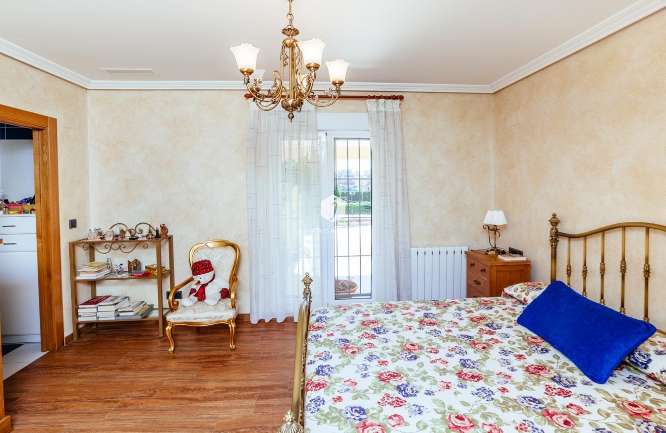 Segunda mano - Villa -
Los Montesinos - Montesinos  Los