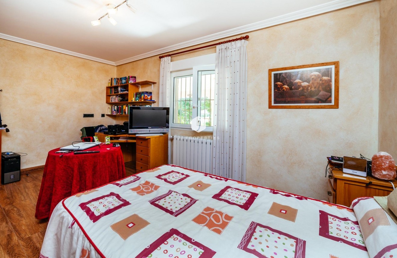 Segunda mano - Villa -
Los Montesinos - Montesinos  Los