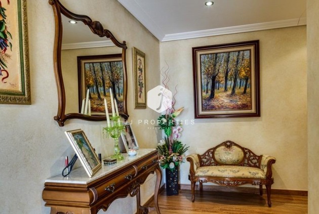 Segunda mano - Villa -
Los Montesinos - Montesinos  Los