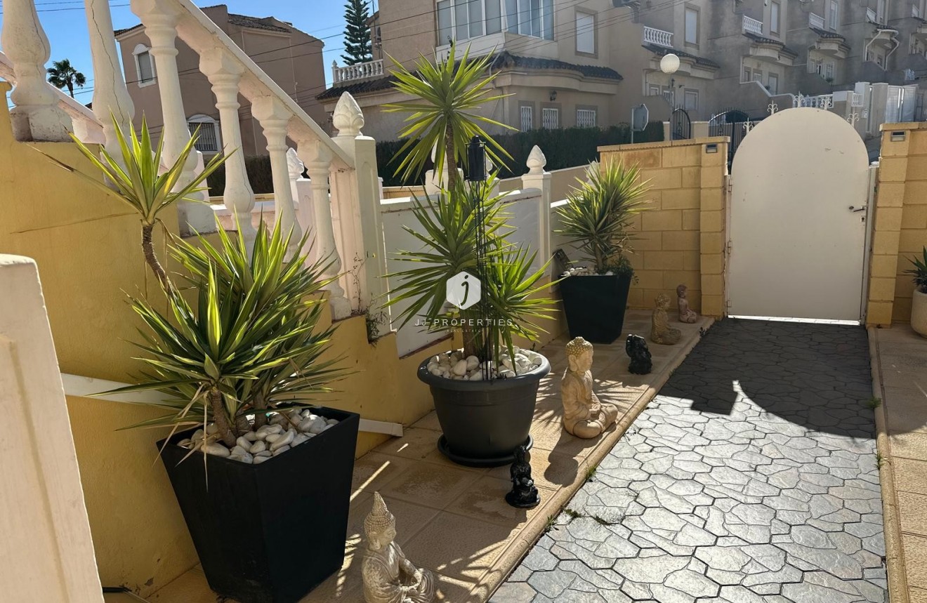 Segunda mano - Apartamento / piso -
San Miguel de Salinas - Inland