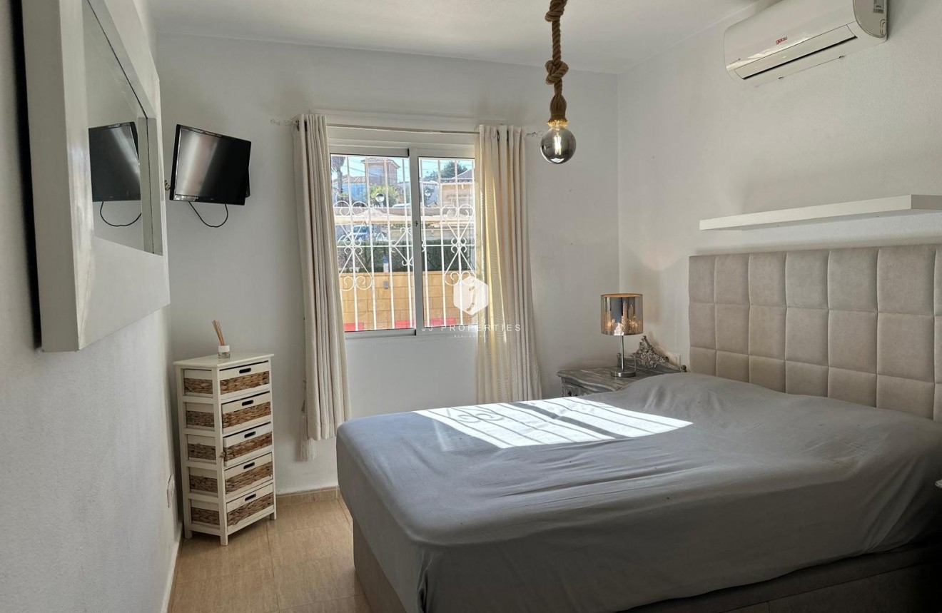 Segunda mano - Apartamento / piso -
San Miguel de Salinas - Inland