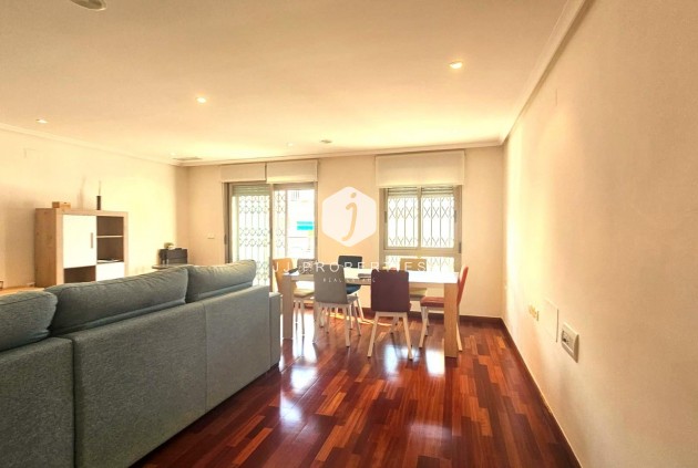 Segunda mano - Apartamento / piso -
Torrevieja - Centro