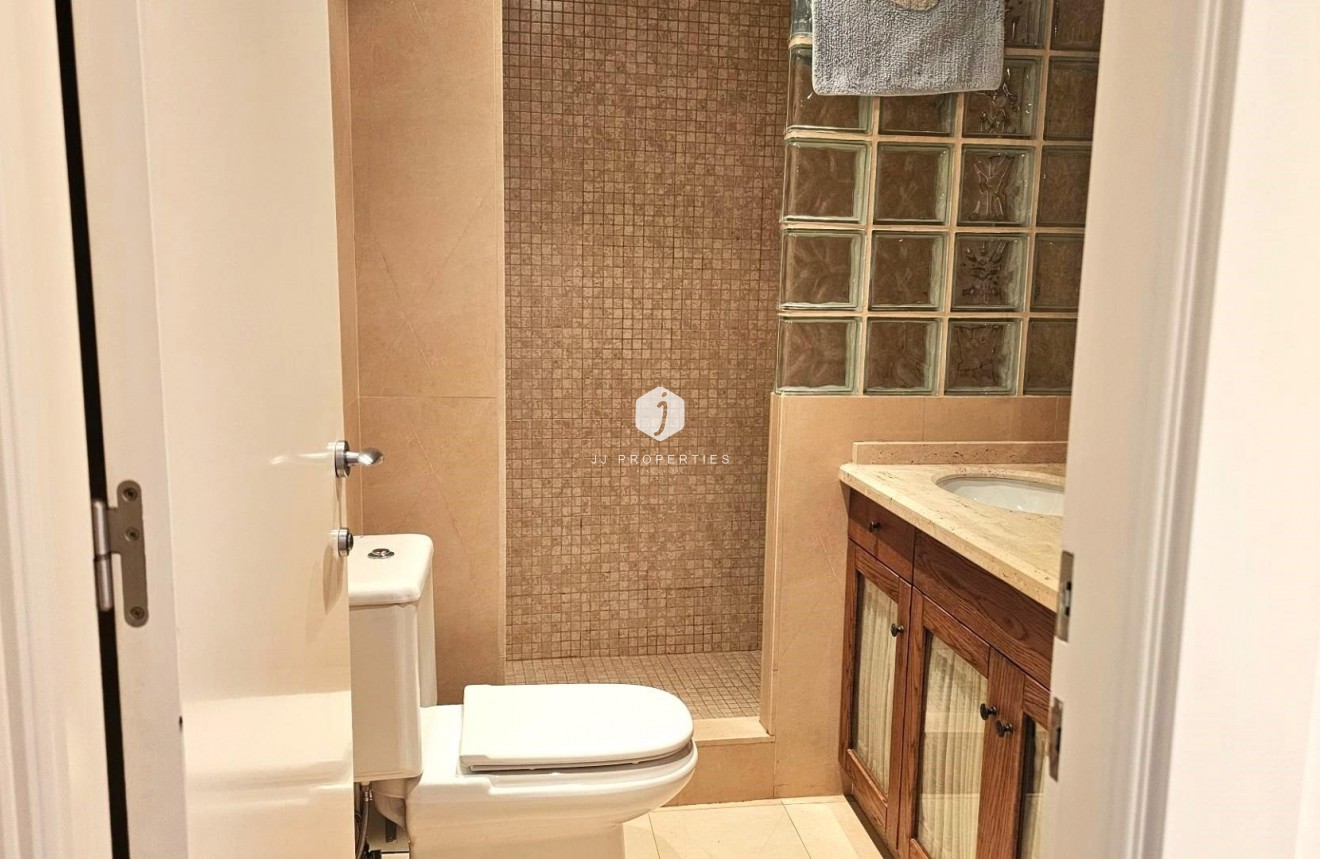 Segunda mano - Apartamento / piso -
Torrevieja - Centro