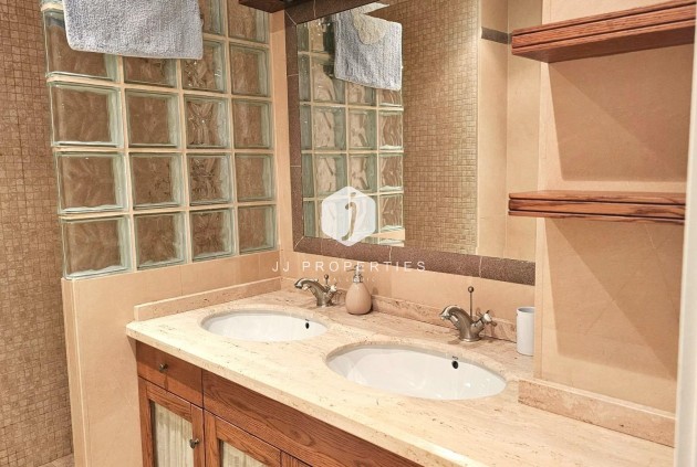 Segunda mano - Apartamento / piso -
Torrevieja - Centro