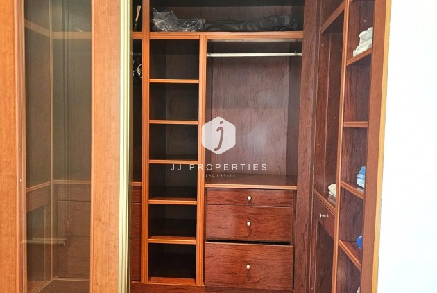 Segunda mano - Apartamento / piso -
Torrevieja - Centro