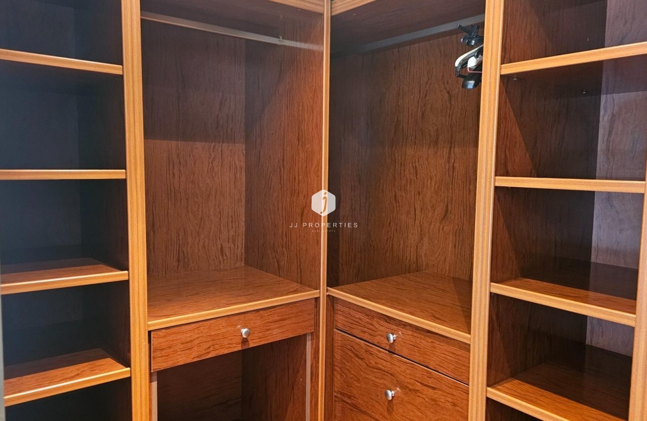 Segunda mano - Apartamento / piso -
Torrevieja - Centro