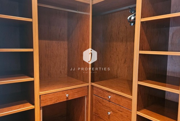 Segunda mano - Apartamento / piso -
Torrevieja - Centro