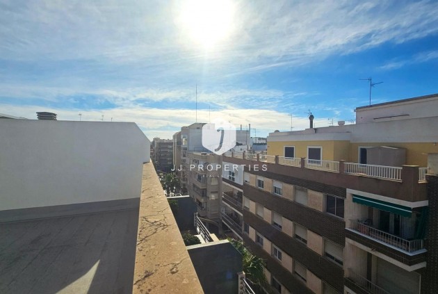 Segunda mano - Apartamento / piso -
Torrevieja - Centro