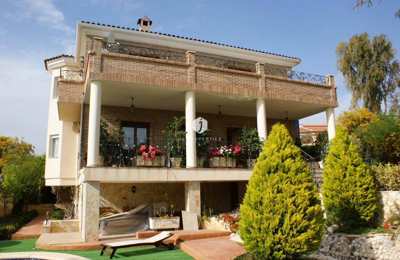 Aus zweiter Hand - Villa -
Rojales - Ciudad Quesada