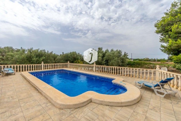 Segunda mano - Casa de campo -
Dolores - Costa Blanca