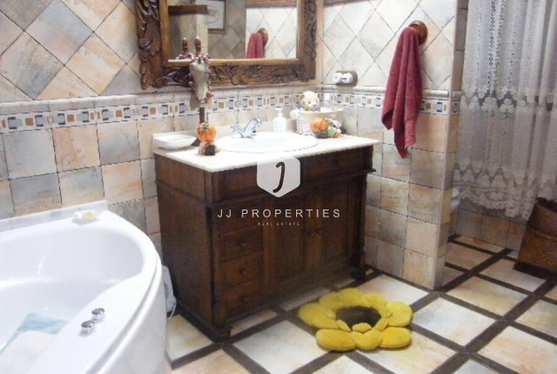 Segunda mano - Chalet -
Daya Nueva - Costa Blanca