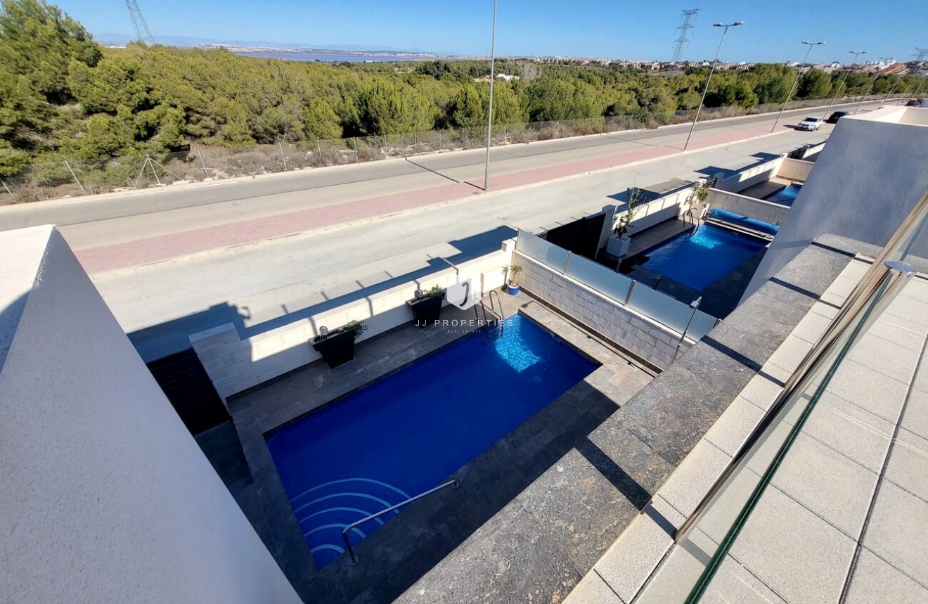 Aus zweiter Hand - Villa -
Orihuela Costa - PAU 26