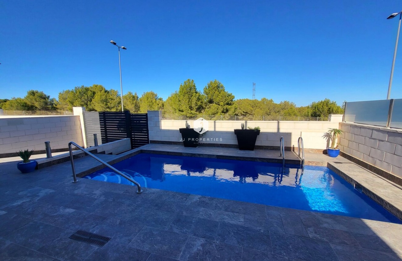 Aus zweiter Hand - Villa -
Orihuela Costa - PAU 26