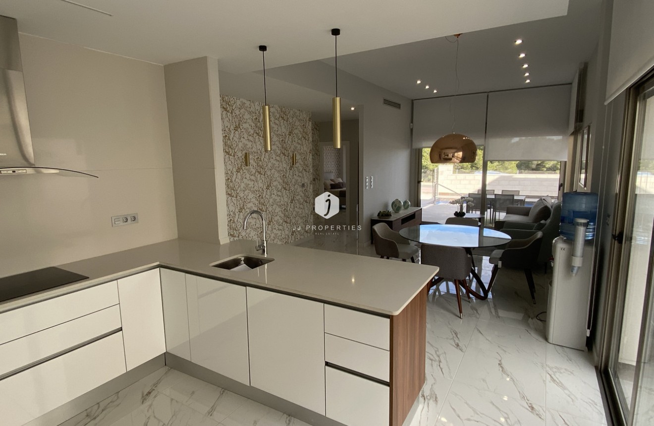 Aus zweiter Hand - Villa -
Orihuela Costa - PAU 26