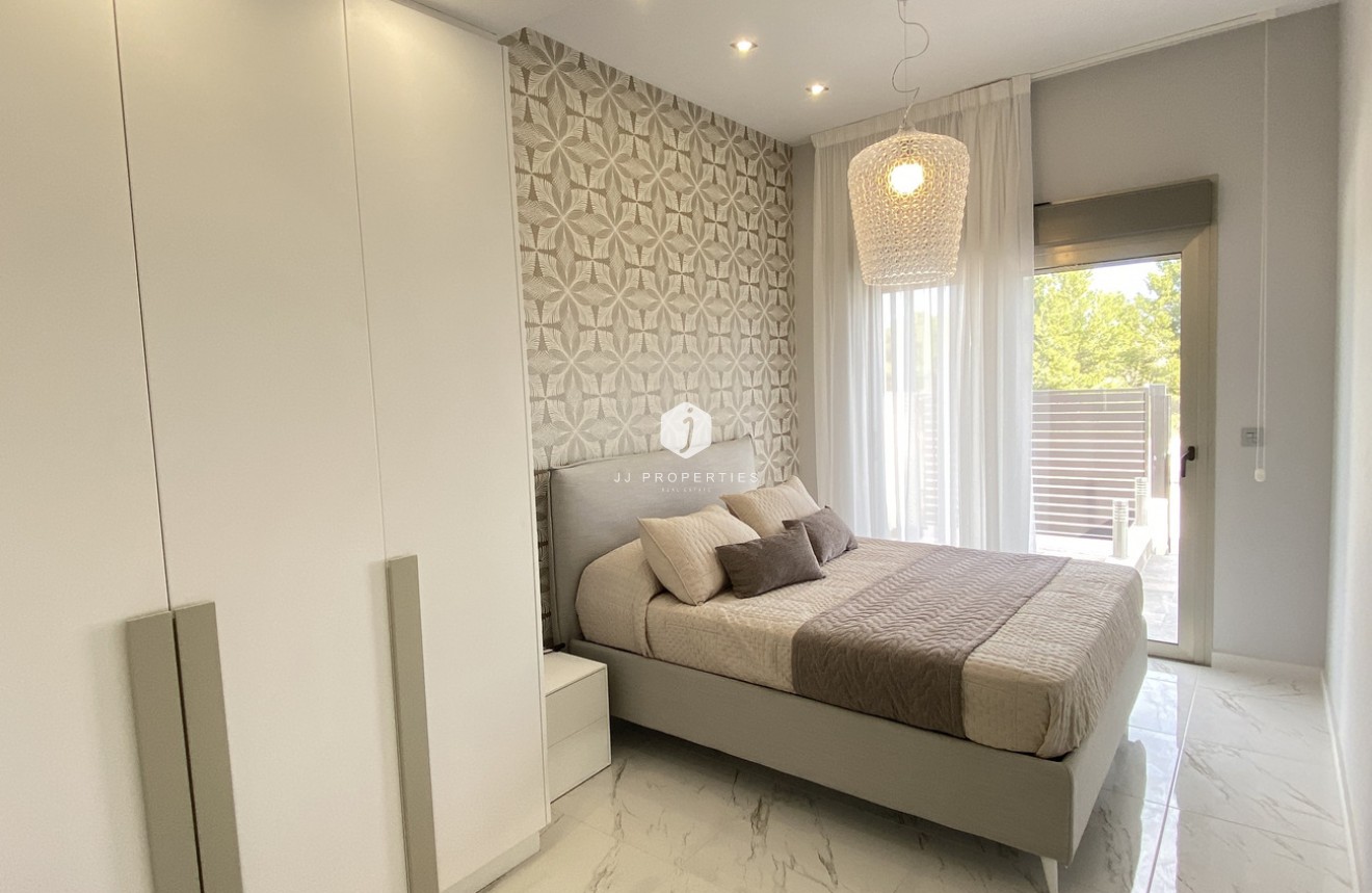 Aus zweiter Hand - Villa -
Orihuela Costa - PAU 26