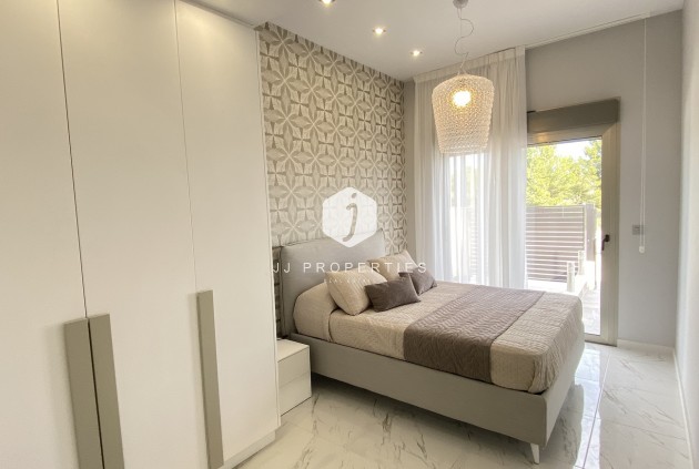 Aus zweiter Hand - Villa -
Orihuela Costa - PAU 26