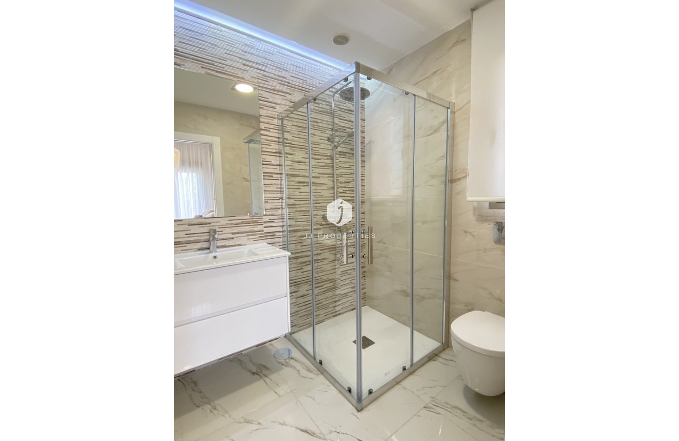 Aus zweiter Hand - Villa -
Orihuela Costa - PAU 26