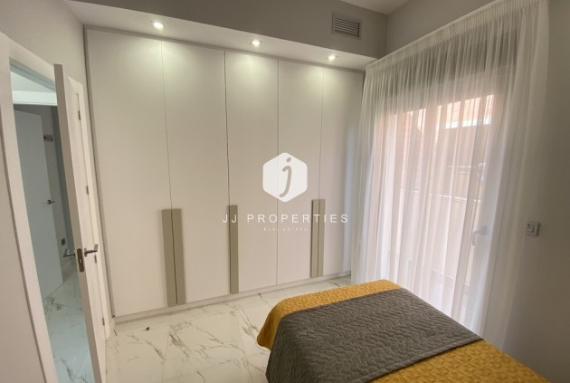 Aus zweiter Hand - Villa -
Orihuela Costa - PAU 26