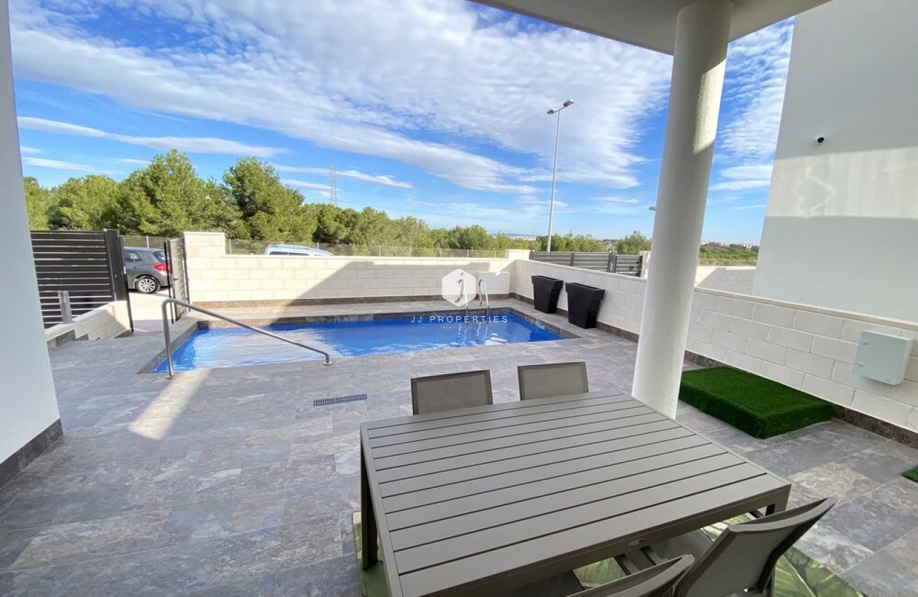 Aus zweiter Hand - Villa -
Orihuela Costa - PAU 26