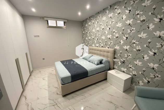 Aus zweiter Hand - Villa -
Orihuela Costa - PAU 26