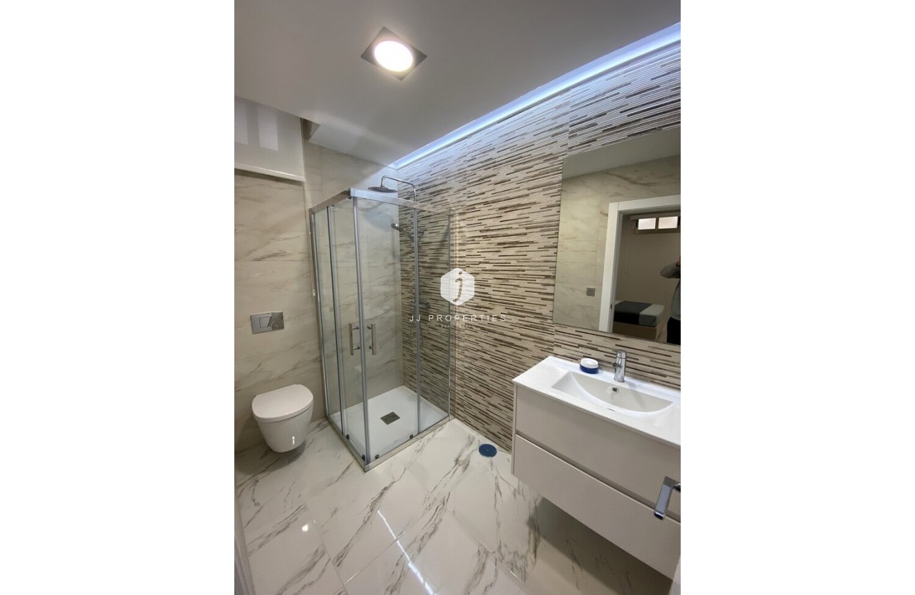 Aus zweiter Hand - Villa -
Orihuela Costa - PAU 26