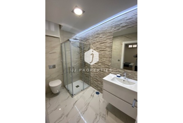 Aus zweiter Hand - Villa -
Orihuela Costa - PAU 26