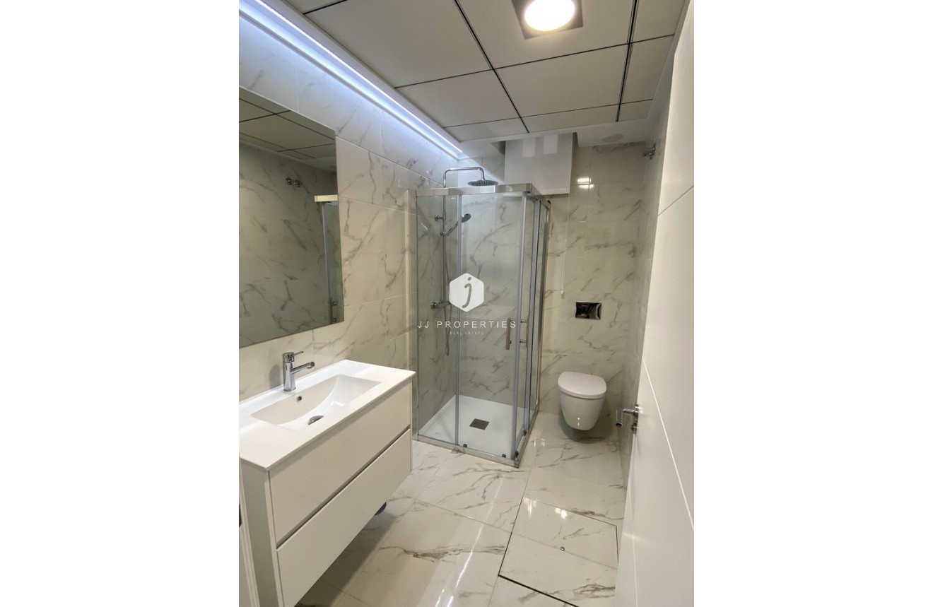 Aus zweiter Hand - Villa -
Orihuela Costa - PAU 26