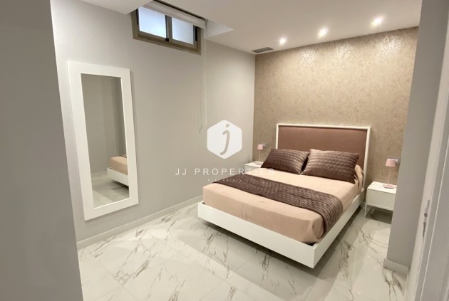 Aus zweiter Hand - Villa -
Orihuela Costa - PAU 26