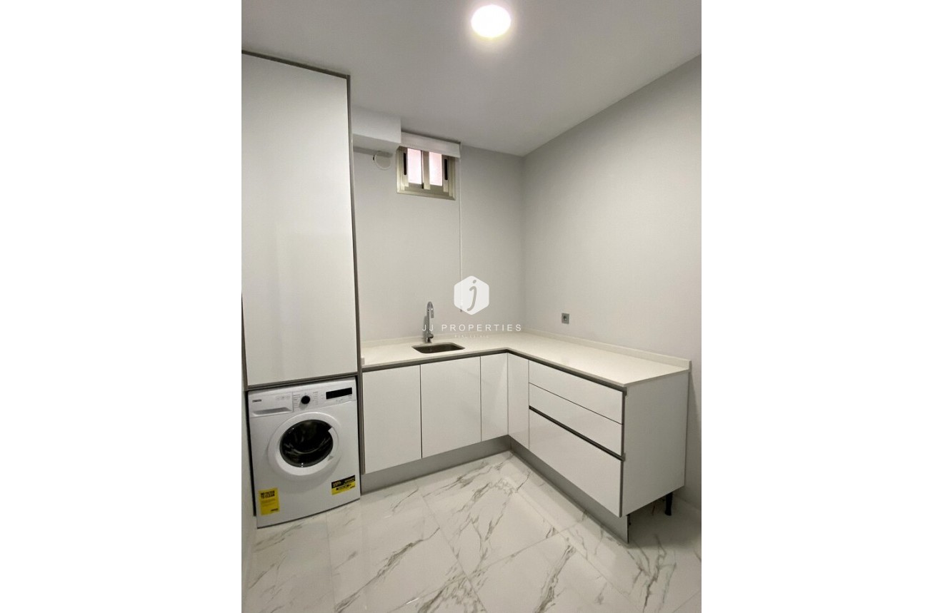 Aus zweiter Hand - Villa -
Orihuela Costa - PAU 26