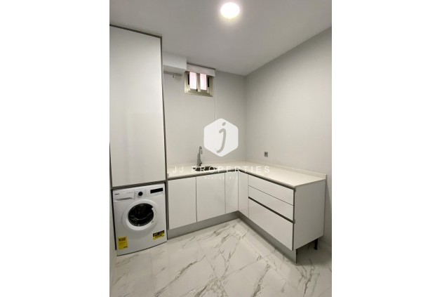 Aus zweiter Hand - Villa -
Orihuela Costa - PAU 26